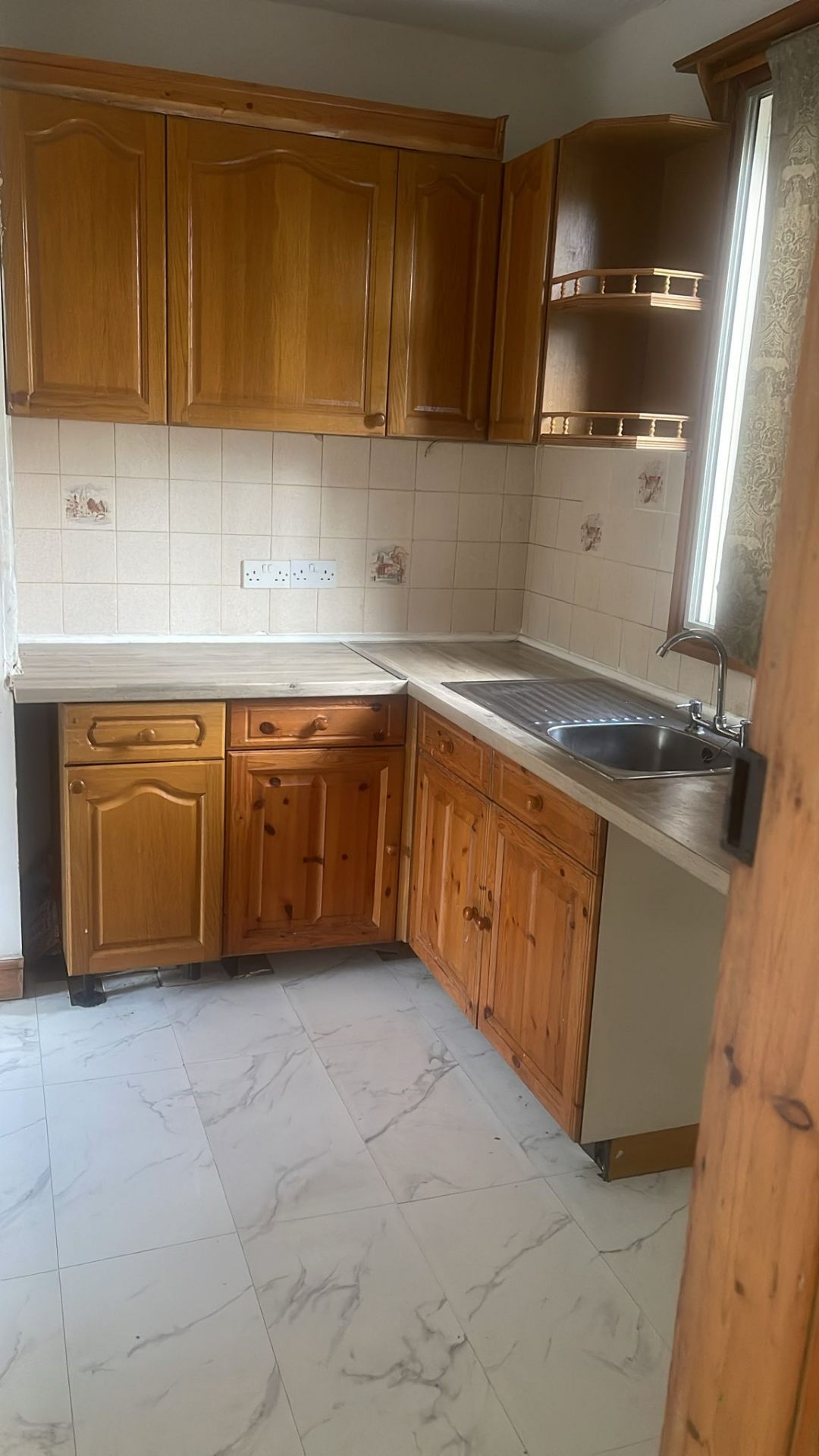 Spotless traditional kitchen after professional cleaning